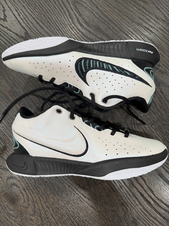 Nike Other - Nike LeBron 21 Conchiolin White Black James Basketball Retro size 6Y